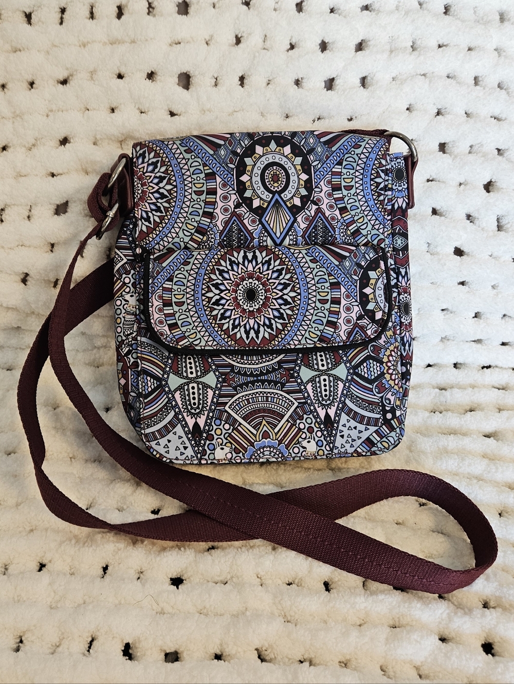 Sakroots Artist Circle Crossbody Messenger Bag